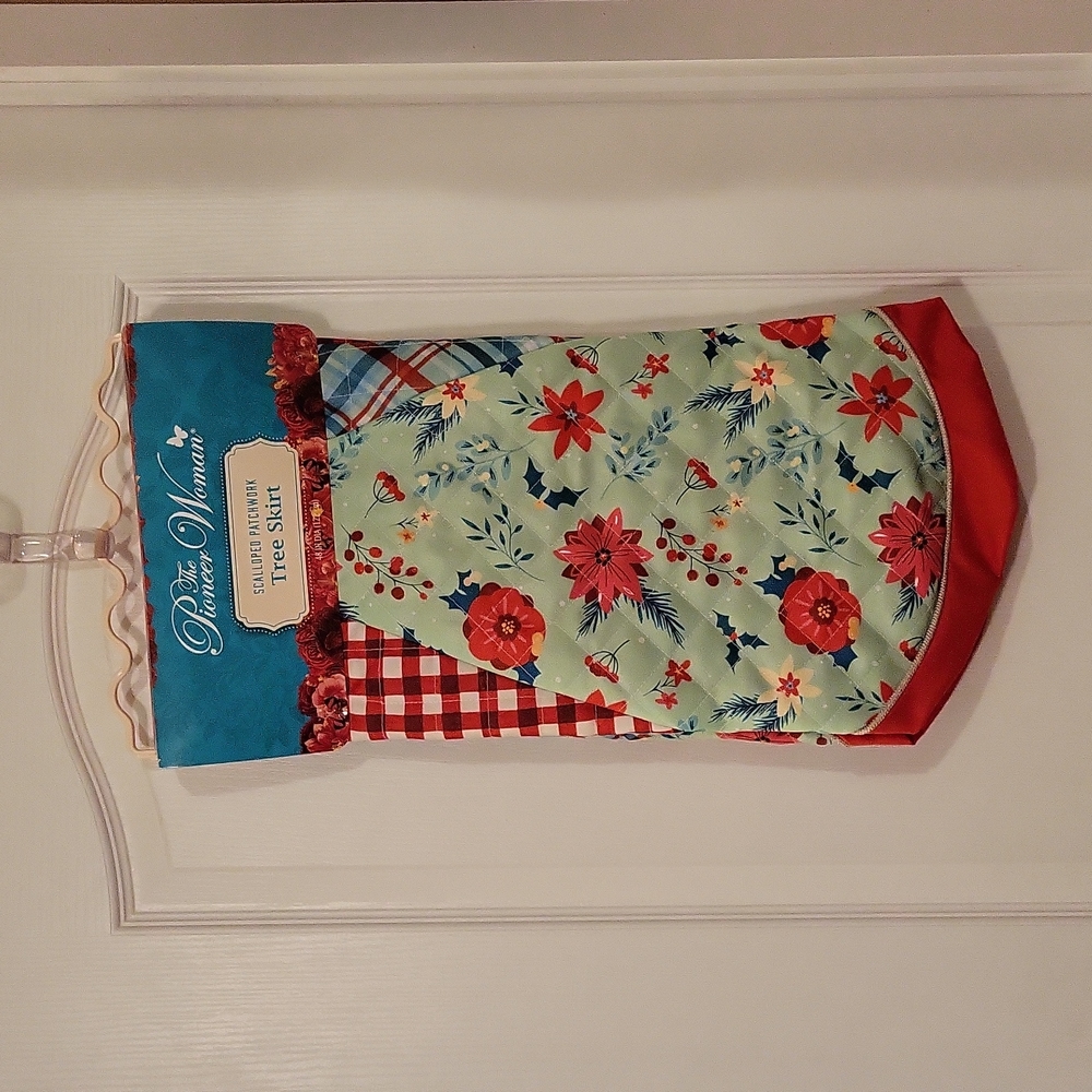 NTW Pioneer Woman Tree Skirt